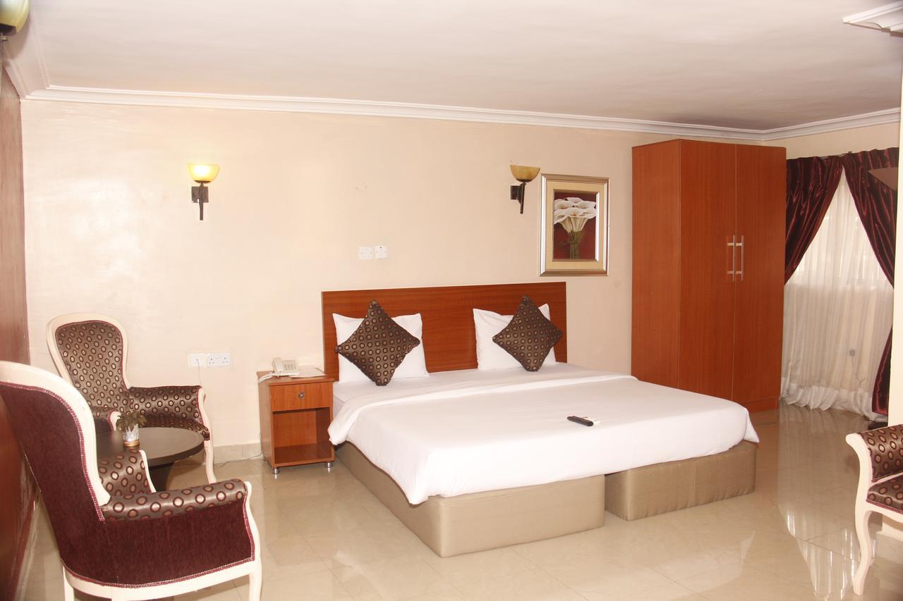 Crown Cottage Hotel إيكجا المظهر الخارجي الصورة