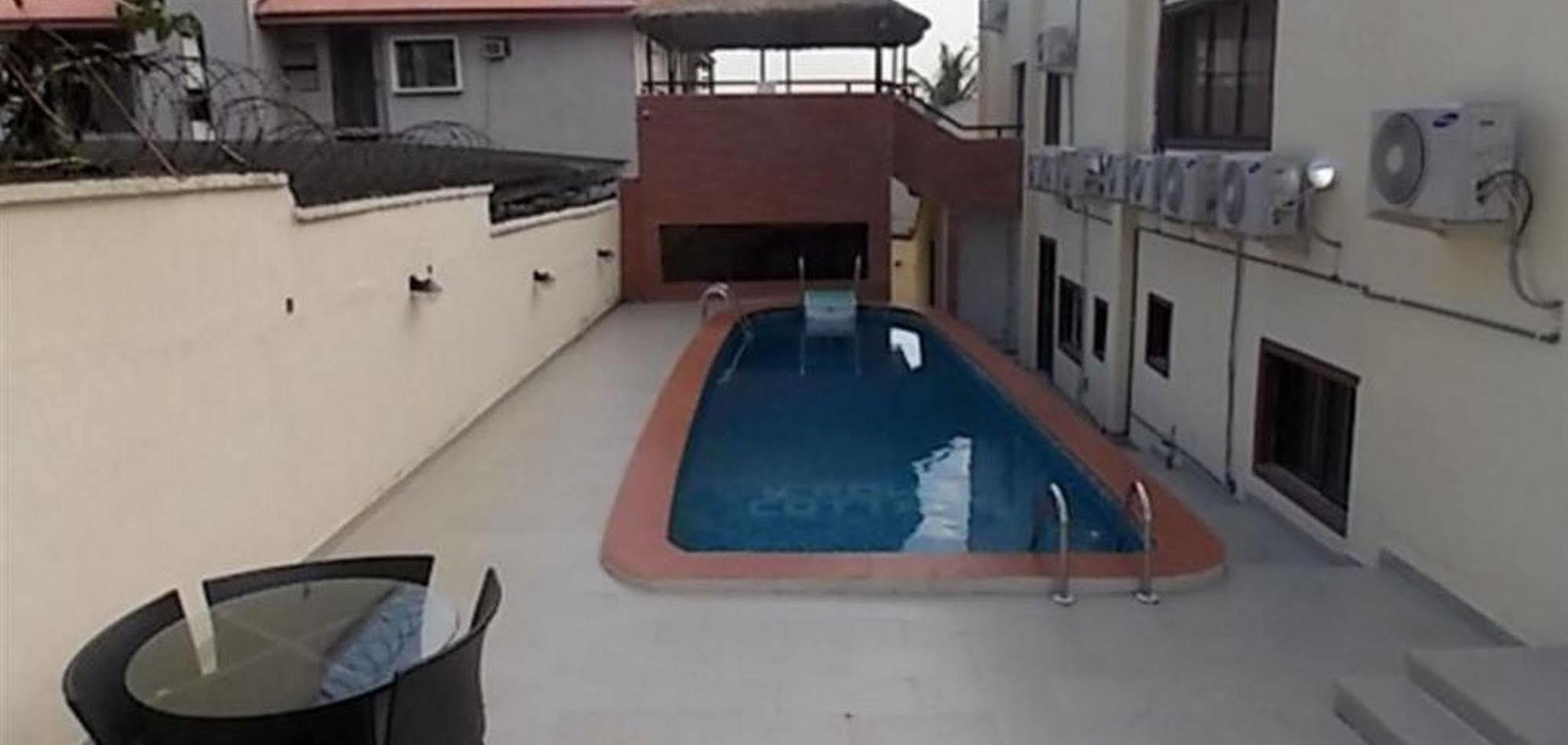 Crown Cottage Hotel إيكجا المظهر الخارجي الصورة