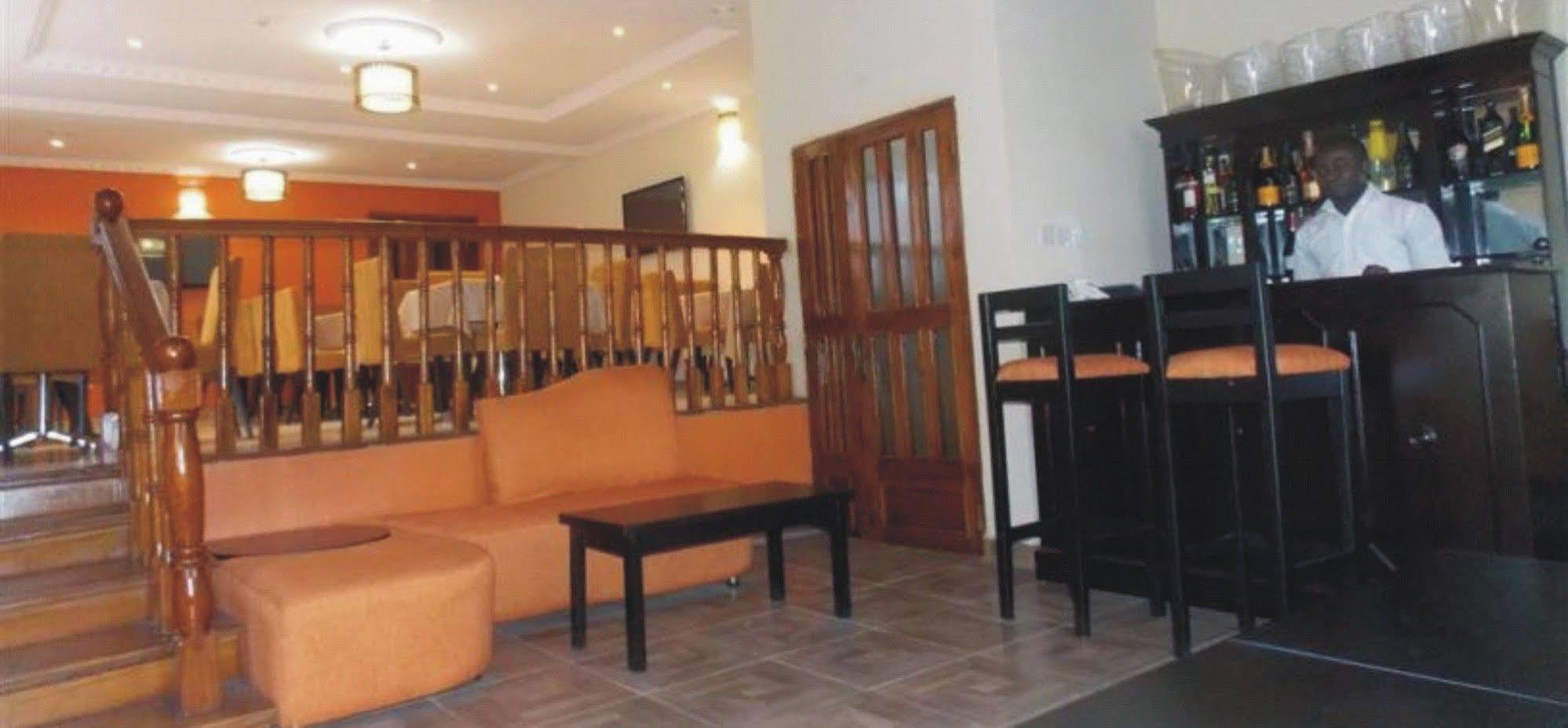 Crown Cottage Hotel إيكجا المظهر الخارجي الصورة