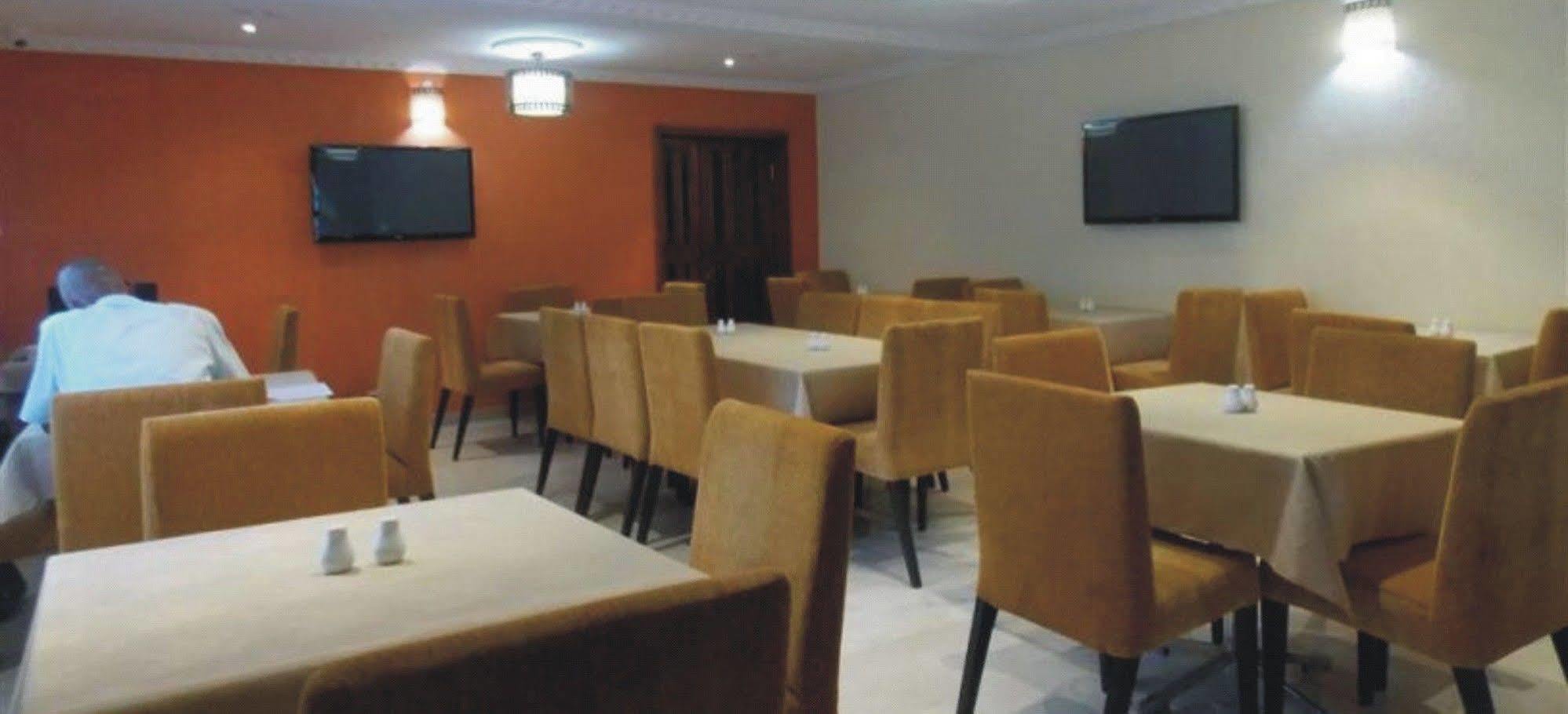 Crown Cottage Hotel إيكجا المظهر الخارجي الصورة